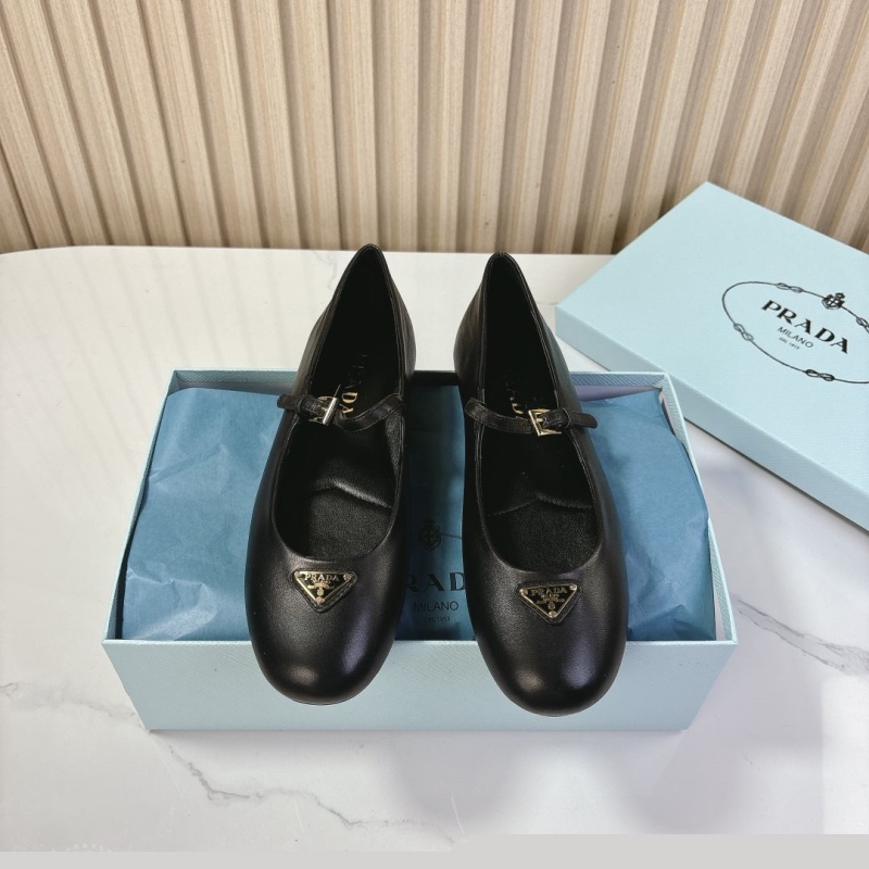 Pra*a flat shoes